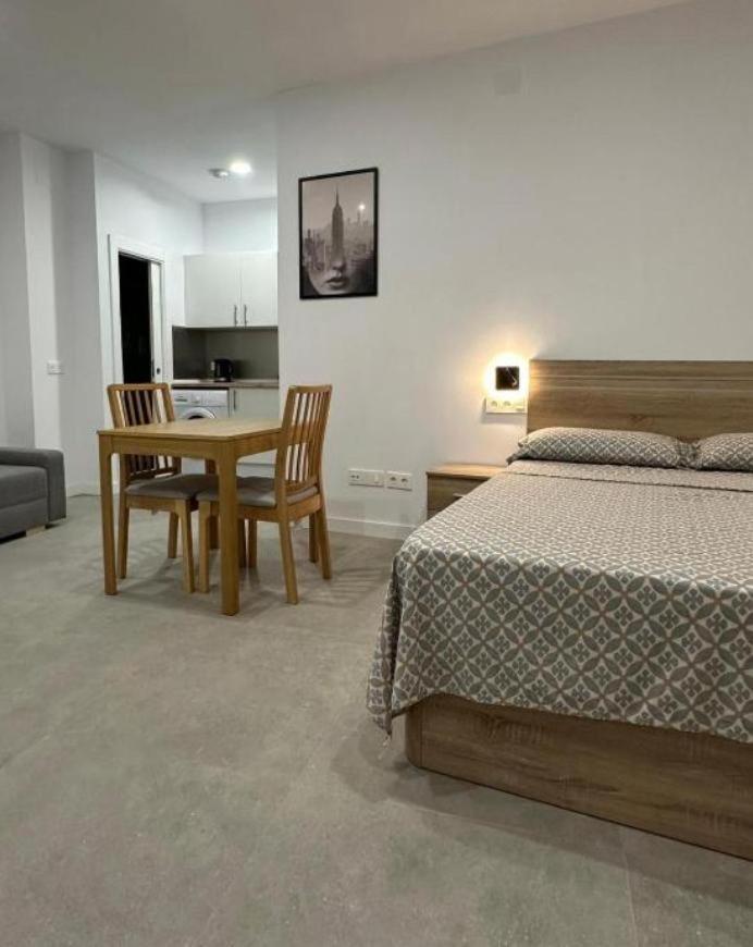 Estupendo Piso A 5 Min De La Estacion De Bus Y Tren Maria Zambrano Apartment Malaga Ngoại thất bức ảnh