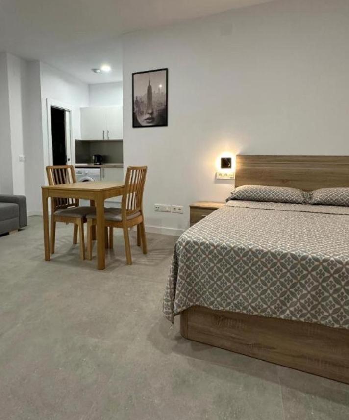 Estupendo Piso A 5 Min De La Estacion De Bus Y Tren Maria Zambrano Apartment Malaga Ngoại thất bức ảnh