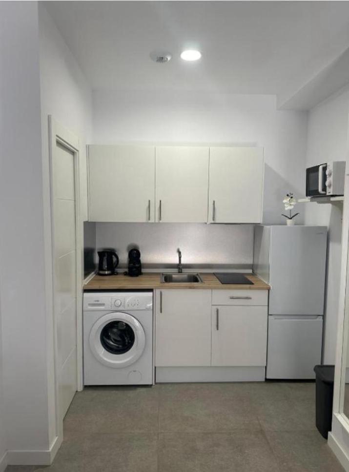 Estupendo Piso A 5 Min De La Estacion De Bus Y Tren Maria Zambrano Apartment Malaga Ngoại thất bức ảnh